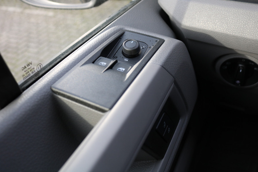 Volkswagen Crafter 2.0 TDI 140pk L3 H3 Automaat Airco Navigatie Koelwagen