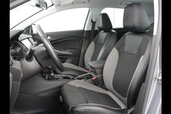 Opel Grandland X 1.6 Turbo Business Executive | Trekhaak | Stoelverwarming | Carplay | Navigatie | Stuurverwarming | Climate control | 18'' | Parkeerhulp | Bluetooth | Cruise control
