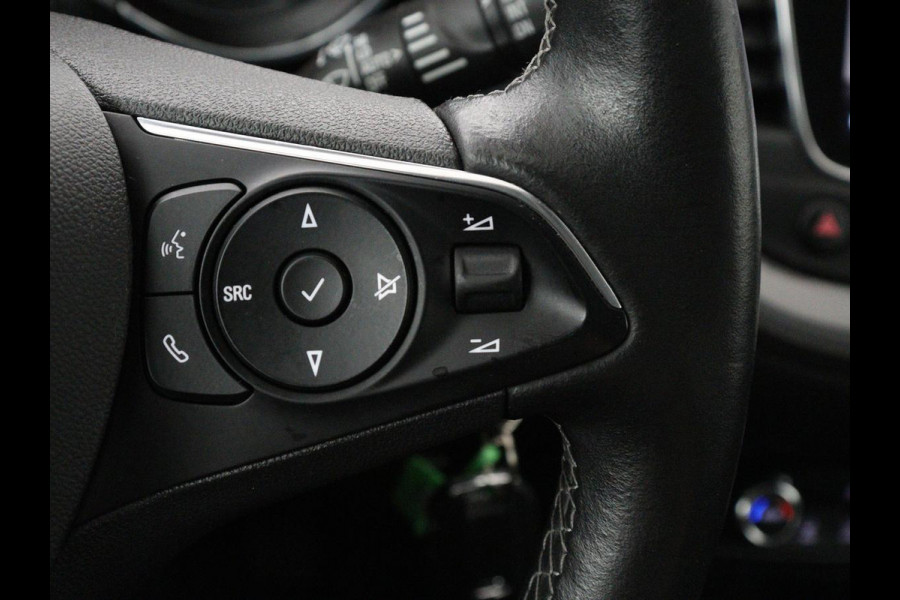 Opel Grandland X 1.6 Turbo Business Executive | Trekhaak | Stoelverwarming | Carplay | Navigatie | Stuurverwarming | Climate control | 18'' | Parkeerhulp | Bluetooth | Cruise control
