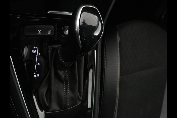 Opel Grandland X 1.6 Turbo Business Executive | Trekhaak | Stoelverwarming | Carplay | Navigatie | Stuurverwarming | Climate control | 18'' | Parkeerhulp | Bluetooth | Cruise control