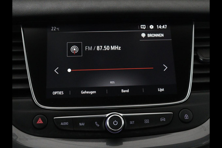 Opel Grandland X 1.6 Turbo Business Executive | Trekhaak | Stoelverwarming | Carplay | Navigatie | Stuurverwarming | Climate control | 18'' | Parkeerhulp | Bluetooth | Cruise control