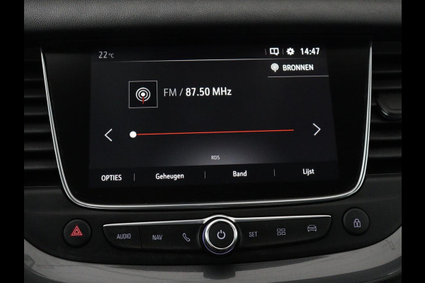 Opel Grandland X 1.6 Turbo Business Executive | Trekhaak | Stoelverwarming | Carplay | Navigatie | Stuurverwarming | Climate control | 18'' | Parkeerhulp | Bluetooth | Cruise control
