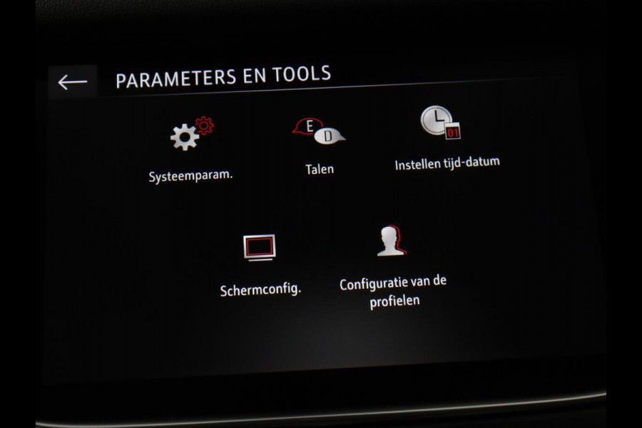 Opel Grandland X 1.6 Turbo Business Executive | Trekhaak | Stoelverwarming | Carplay | Navigatie | Stuurverwarming | Climate control | 18'' | Parkeerhulp | Bluetooth | Cruise control