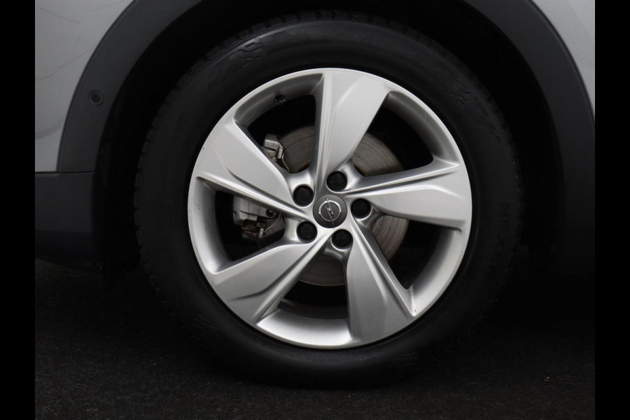 Opel Grandland X 1.6 Turbo Business Executive | Trekhaak | Stoelverwarming | Carplay | Navigatie | Stuurverwarming | Climate control | 18'' | Parkeerhulp | Bluetooth | Cruise control