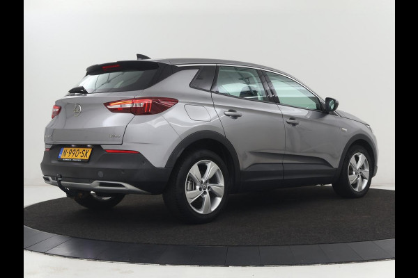 Opel Grandland X 1.6 Turbo Business Executive | Trekhaak | Stoelverwarming | Carplay | Navigatie | Stuurverwarming | Climate control | 18'' | Parkeerhulp | Bluetooth | Cruise control