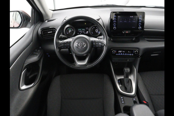 Toyota Yaris 1.5 Hybrid Dynamic | Carplay | Adaptive cruise | Keyless | Camera | Full LED | Climate control | 16'' | Bluetooth | DAB | Regensensor | Origineel NL