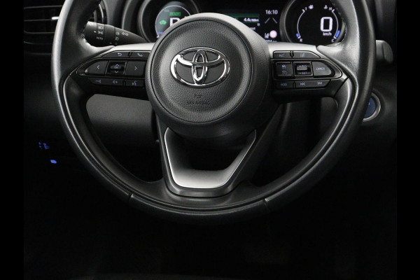 Toyota Yaris 1.5 Hybrid Dynamic | Carplay | Adaptive cruise | Keyless | Camera | Full LED | Climate control | 16'' | Bluetooth | DAB | Regensensor | Origineel NL