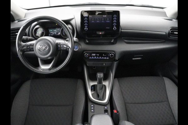 Toyota Yaris 1.5 Hybrid Dynamic | Carplay | Adaptive cruise | Keyless | Camera | Full LED | Climate control | 16'' | Bluetooth | DAB | Regensensor | Origineel NL