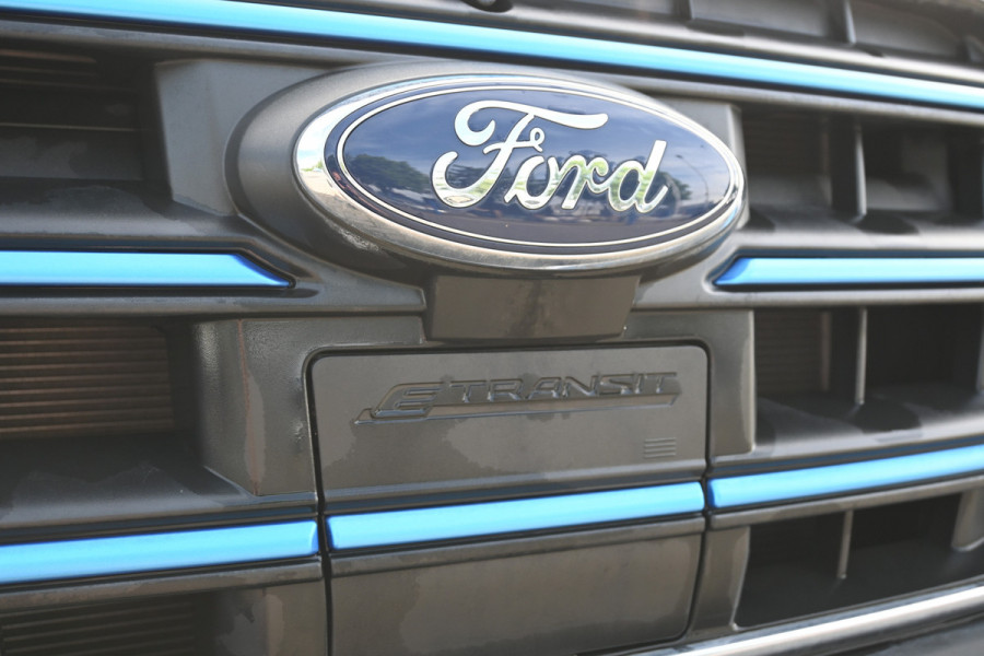 Ford E-Transit 390L Trend Bakwagen met Dhollandia laadklep Navigatie met camera, Zijdeur
