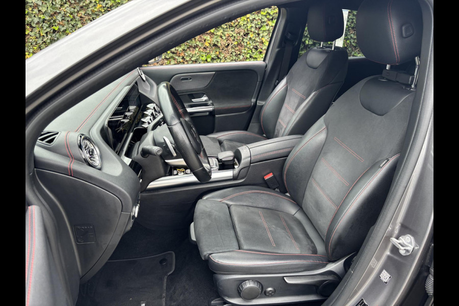 Mercedes-Benz EQA 250 Edition 1 67 kWh | AMG Styling | Dealer onderhouden | Rijklaar geleverd! |