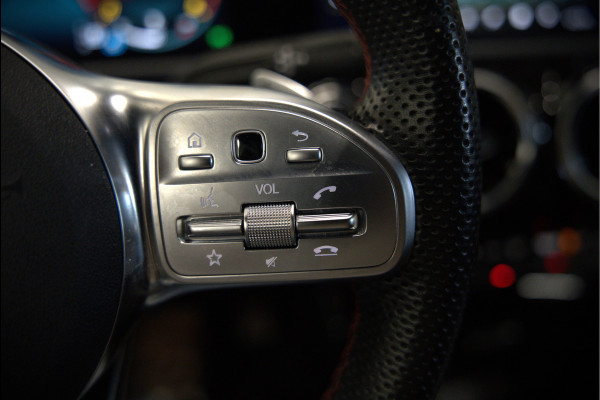 Mercedes-Benz CLA-Klasse 180 Advantage AMG | Stoelverwarming | Parkeersensoren | Navigatie | Cruise Control | Keyless | Camera | Climate Control