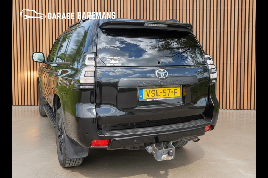 Toyota Land Cruiser 150 2.8 D-4D-F Professional Window Van