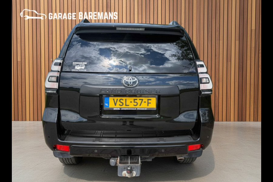 Toyota Land Cruiser 150 2.8 D-4D-F Professional Window Van