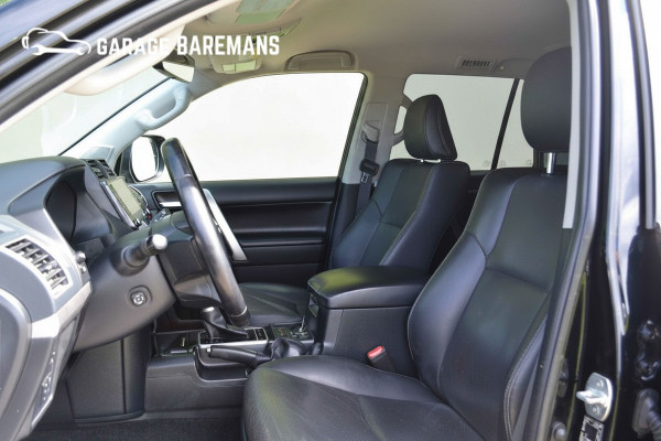 Toyota Land Cruiser 150 2.8 D-4D-F Professional Window Van