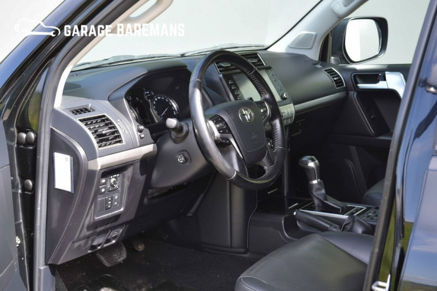 Toyota Land Cruiser 150 2.8 D-4D-F Professional Window Van