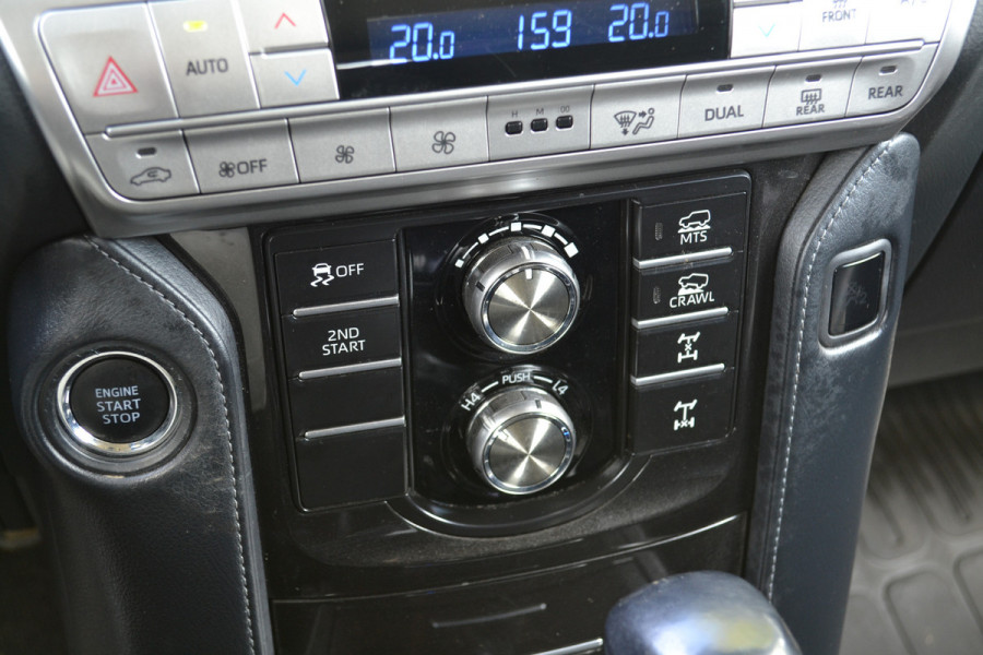 Toyota Land Cruiser 150 2.8 D-4D-F Professional Window Van