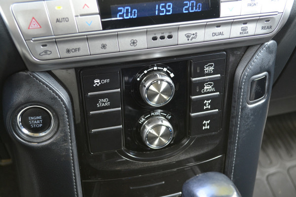 Toyota Land Cruiser 150 2.8 D-4D-F Professional Window Van
