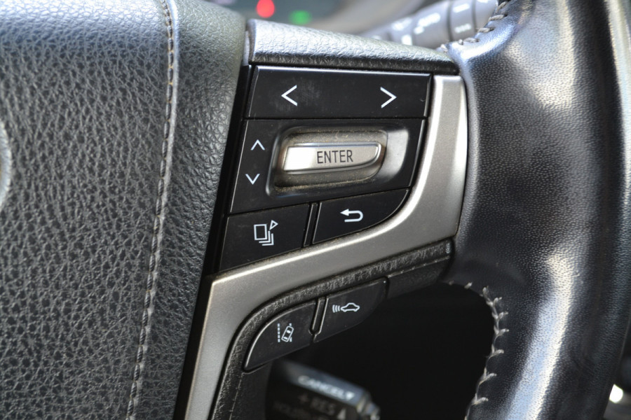 Toyota Land Cruiser 150 2.8 D-4D-F Professional Window Van