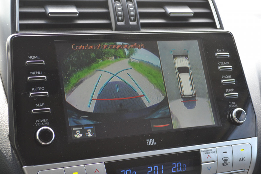 Toyota Land Cruiser 150 2.8 D-4D-F Professional Window Van
