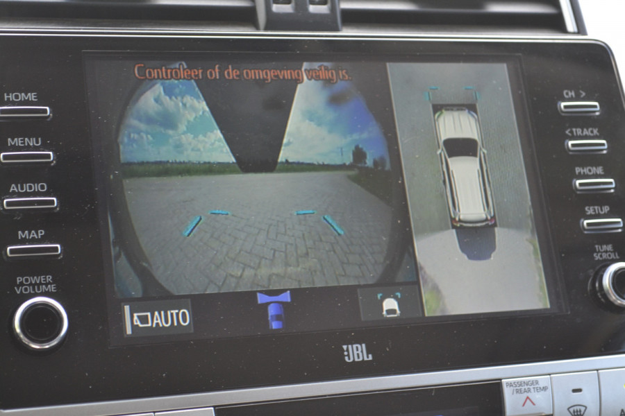 Toyota Land Cruiser 150 2.8 D-4D-F Professional Window Van