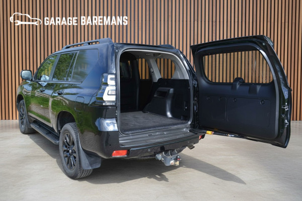 Toyota Land Cruiser 150 2.8 D-4D-F Professional Window Van