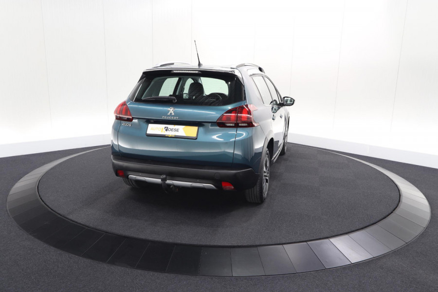 Peugeot 2008 PureTech 110 Allure | UNIEKE KLEUR! | Trekhaak | Camera | Apple Carplay | Parkeersensoren