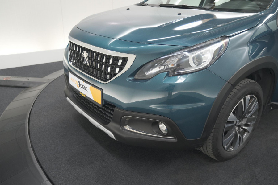 Peugeot 2008 PureTech 110 Allure | UNIEKE KLEUR! | Trekhaak | Camera | Apple Carplay | Parkeersensoren