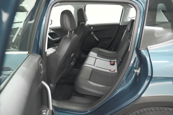 Peugeot 2008 PureTech 110 Allure | UNIEKE KLEUR! | Trekhaak | Camera | Apple Carplay | Parkeersensoren