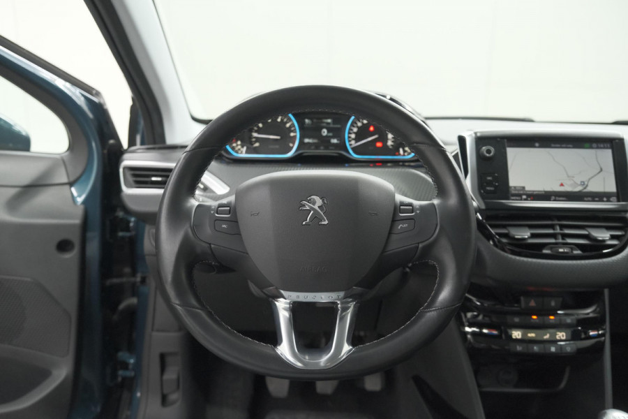 Peugeot 2008 PureTech 110 Allure | UNIEKE KLEUR! | Trekhaak | Camera | Apple Carplay | Parkeersensoren