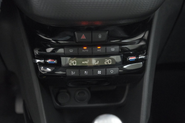 Peugeot 2008 PureTech 110 Allure | UNIEKE KLEUR! | Trekhaak | Camera | Apple Carplay | Parkeersensoren