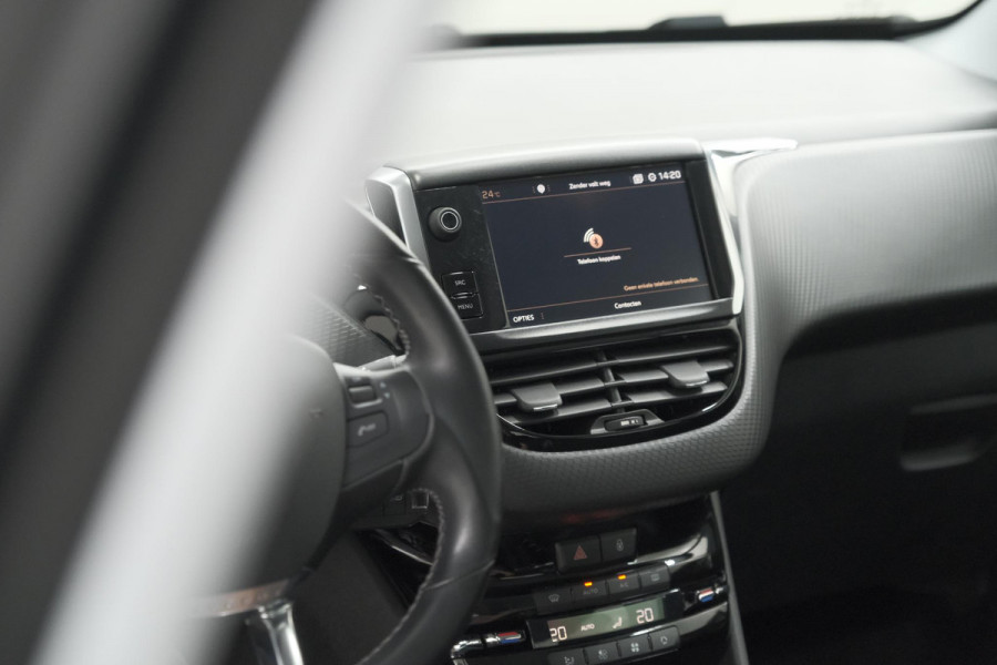 Peugeot 2008 PureTech 110 Allure | UNIEKE KLEUR! | Trekhaak | Camera | Apple Carplay | Parkeersensoren