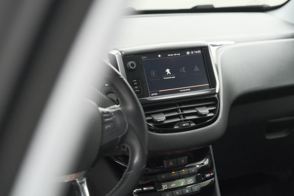 Peugeot 2008 PureTech 110 Allure | UNIEKE KLEUR! | Trekhaak | Camera | Apple Carplay | Parkeersensoren