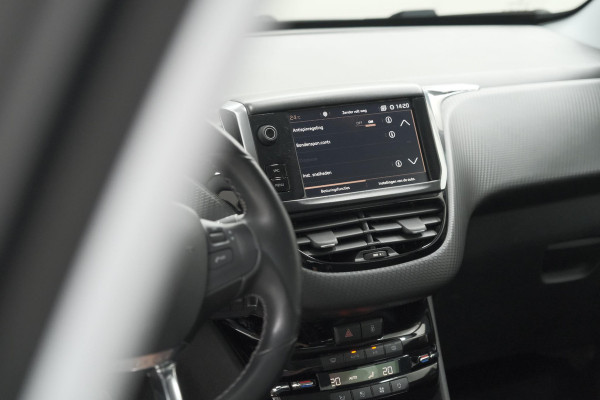Peugeot 2008 PureTech 110 Allure | UNIEKE KLEUR! | Trekhaak | Camera | Apple Carplay | Parkeersensoren