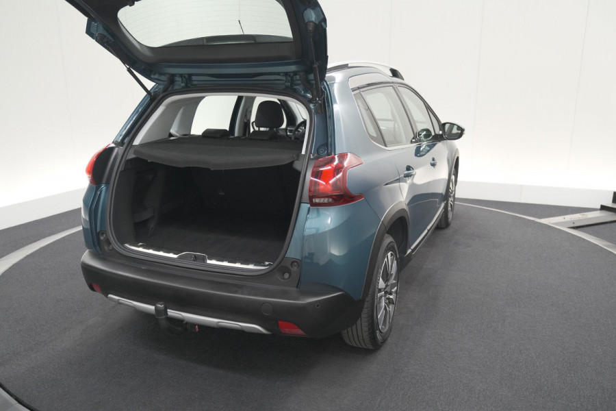Peugeot 2008 PureTech 110 Allure | UNIEKE KLEUR! | Trekhaak | Camera | Apple Carplay | Parkeersensoren