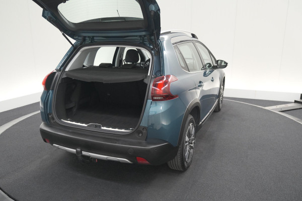 Peugeot 2008 PureTech 110 Allure | UNIEKE KLEUR! | Trekhaak | Camera | Apple Carplay | Parkeersensoren
