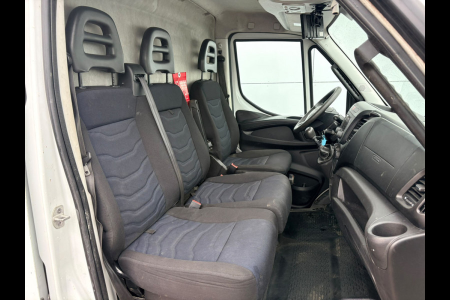 Iveco Daily 35C14 2.3 L2H2 Dubbellucht Airco Camera Trekhaak 3,5t