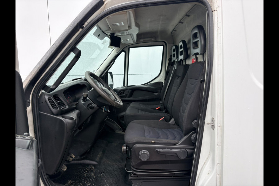 Iveco Daily 35C14 2.3 L2H2 Dubbellucht Airco Camera Trekhaak 3,5t