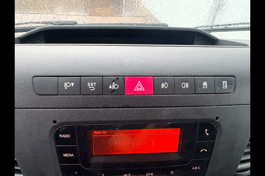 Iveco Daily 35C14 2.3 L2H2 Dubbellucht Airco Camera Trekhaak 3,5t