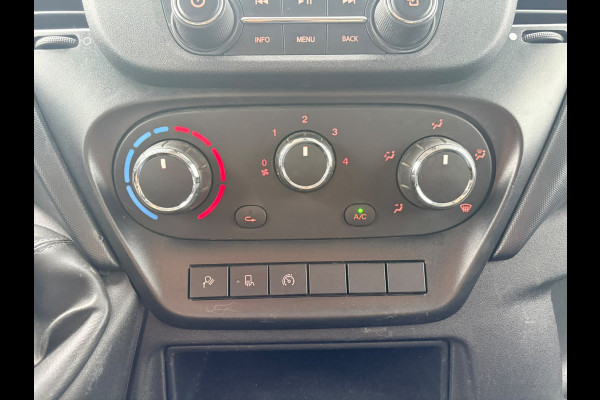 Iveco Daily 35C14 2.3 L2H2 Dubbellucht Airco Camera Trekhaak 3,5t