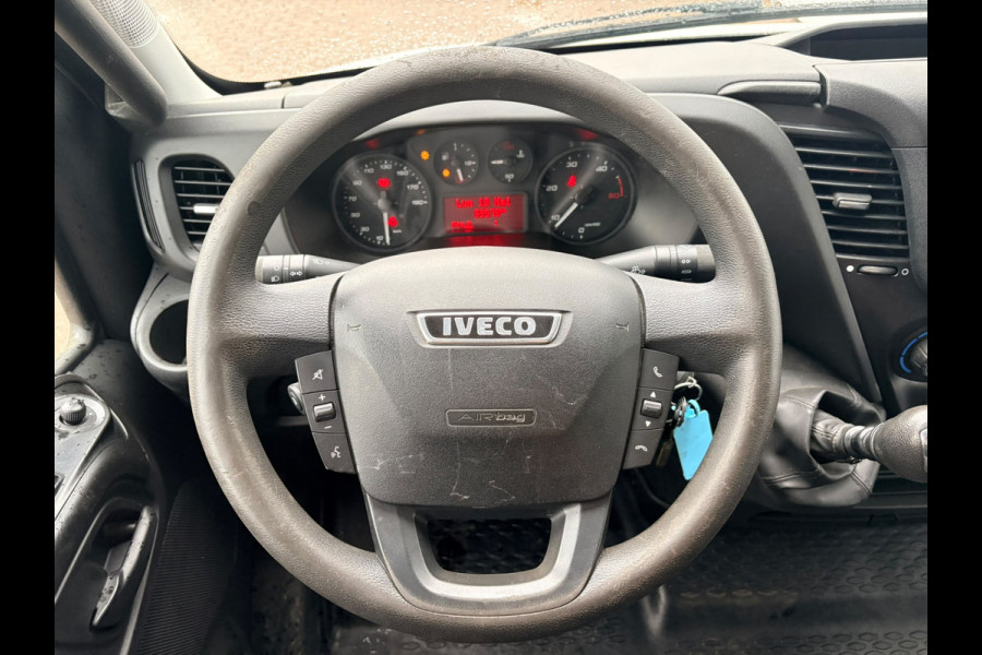 Iveco Daily 35C14 2.3 L2H2 Dubbellucht Airco Camera Trekhaak 3,5t