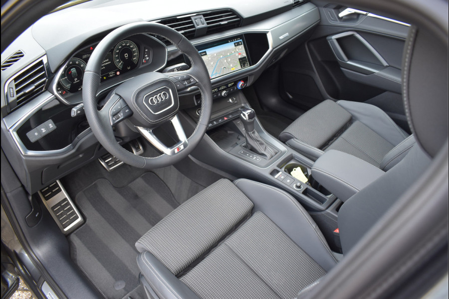 Audi Q3 Sportback 45 TFSI e S-Line 245 Pk Pano Navi Sfeer Leder ACC Keyless Camera