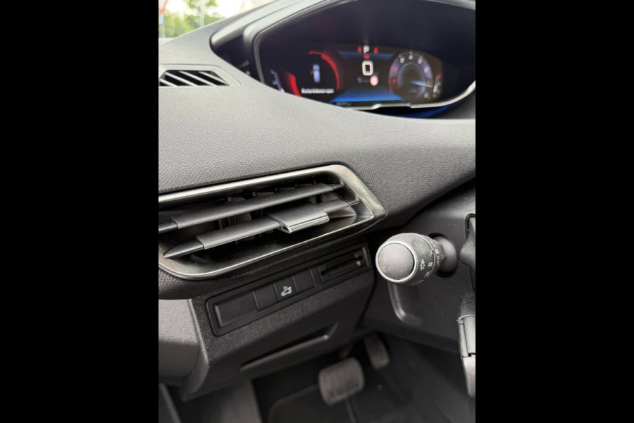 Peugeot 3008 1.2 PureTech Allure -AUTOMAAT I Navigatie I LED/PDC I Achteruitrij camera I Airco I Sport velgen I Dealer onderhouden