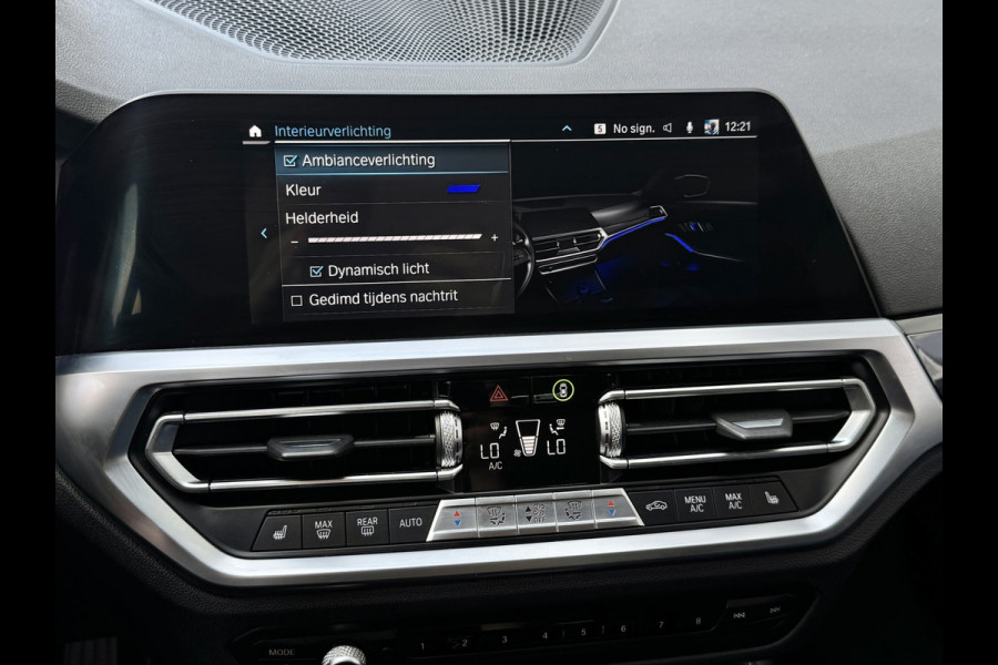 BMW 3 Serie Touring 330e xDrive | Laser | Trekhaak | Head Up | 360 | Sfeerverlichting | Dodehoek | 1e eigenaar