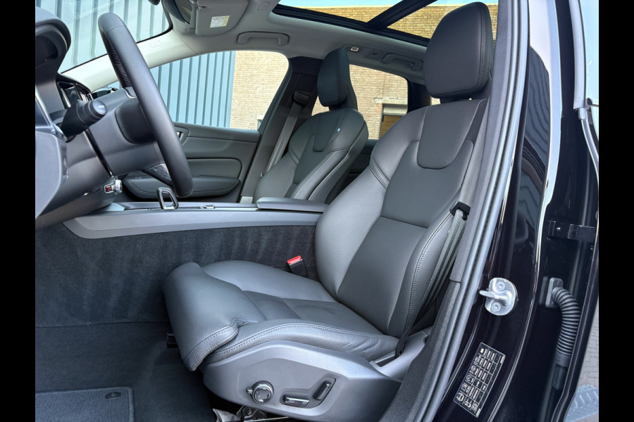 Volvo XC60 2.0 T8 Plug-in hybrid AWD Plus Dark | Pano | Trekhaak wegkl. | 360 Camera | Head Up | Harman/ Kardon | Prijs Rijklaar!!