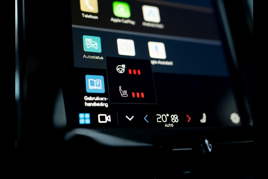 Volvo XC60 2.0 T8 Plug-in hybrid AWD Plus Dark | Pano | Trekhaak wegkl. | 360 Camera | Head Up | Harman/ Kardon | Prijs Rijklaar!!