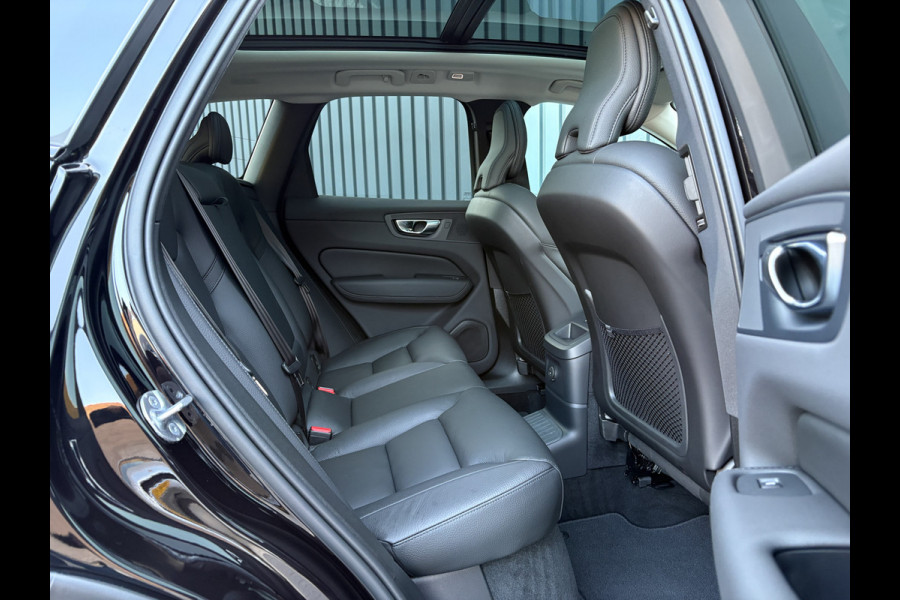 Volvo XC60 2.0 T8 Plug-in hybrid AWD Plus Dark | Pano | Trekhaak wegkl. | 360 Camera | Head Up | Harman/ Kardon | Prijs Rijklaar!!