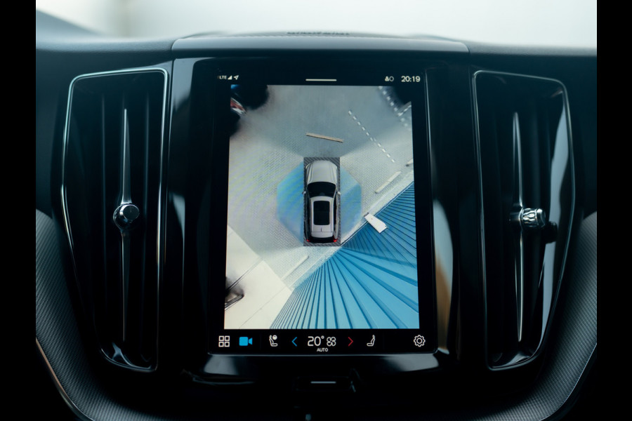 Volvo XC60 2.0 T8 Plug-in hybrid AWD Plus Dark | Pano | Trekhaak wegkl. | 360 Camera | Head Up | Harman/ Kardon | Prijs Rijklaar!!