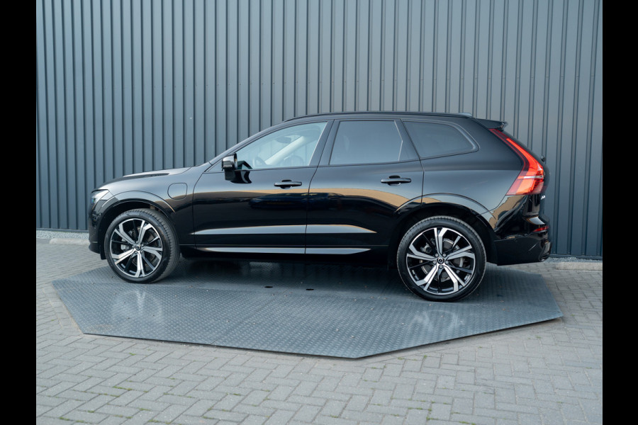 Volvo XC60 2.0 T8 Plug-in hybrid AWD Plus Dark | Pano | Trekhaak wegkl. | 360 Camera | Head Up | Harman/ Kardon | Prijs Rijklaar!!