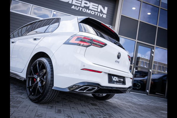 Volkswagen Golf 1.4 eHybrid GTE - 19'' R-Velgen l Limited Edit. l ACC l Sfeerverl.