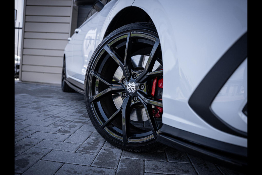 Volkswagen Golf 1.4 eHybrid GTE - 19'' R-Velgen l Limited Edit. l ACC l Sfeerverl.